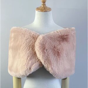 Sissily Designs faux fur shawl; blush, Serena Pea05 XXL